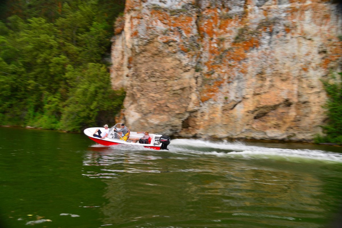 Катер Чайка Уфа