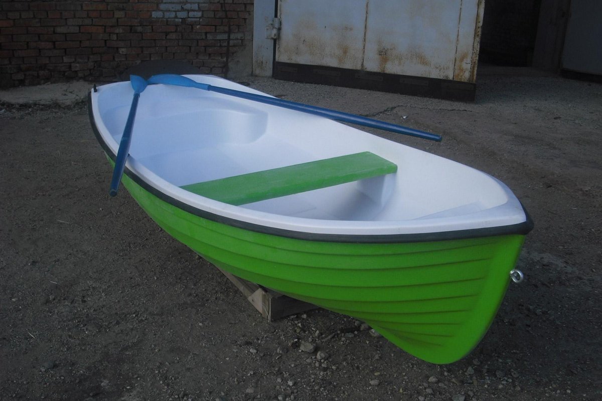 Стеклопластиковая лодка Чайка-2
