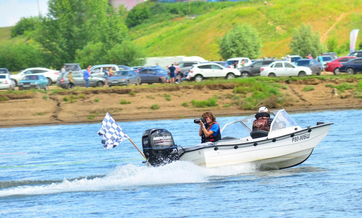 Катер Чайка водомет