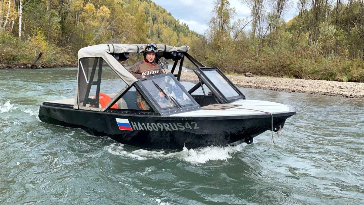 Тундра Боат 490