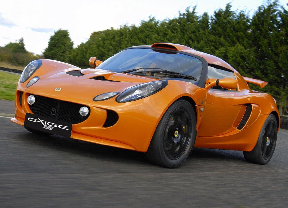 Автомобиль Lotus exige