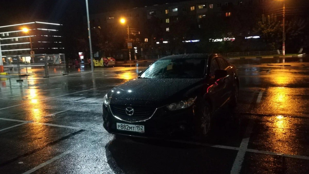 Мазда 3 ночью