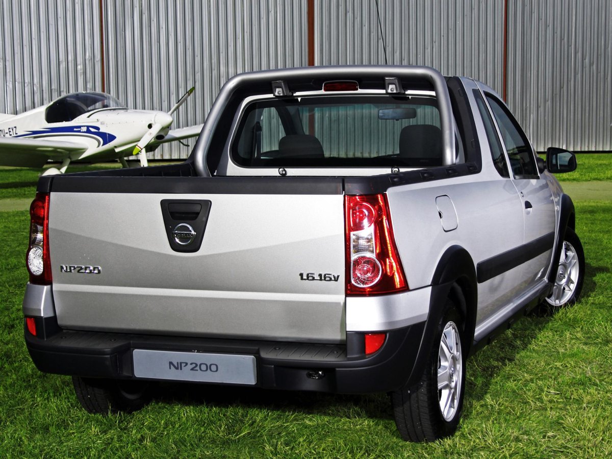 Nissan пикап np200