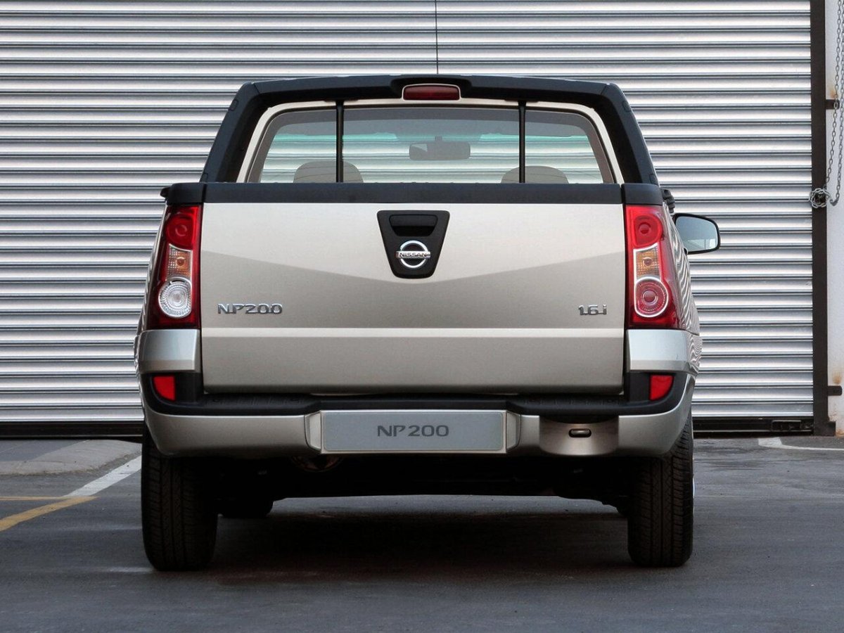 Ниссан NP 200 2008