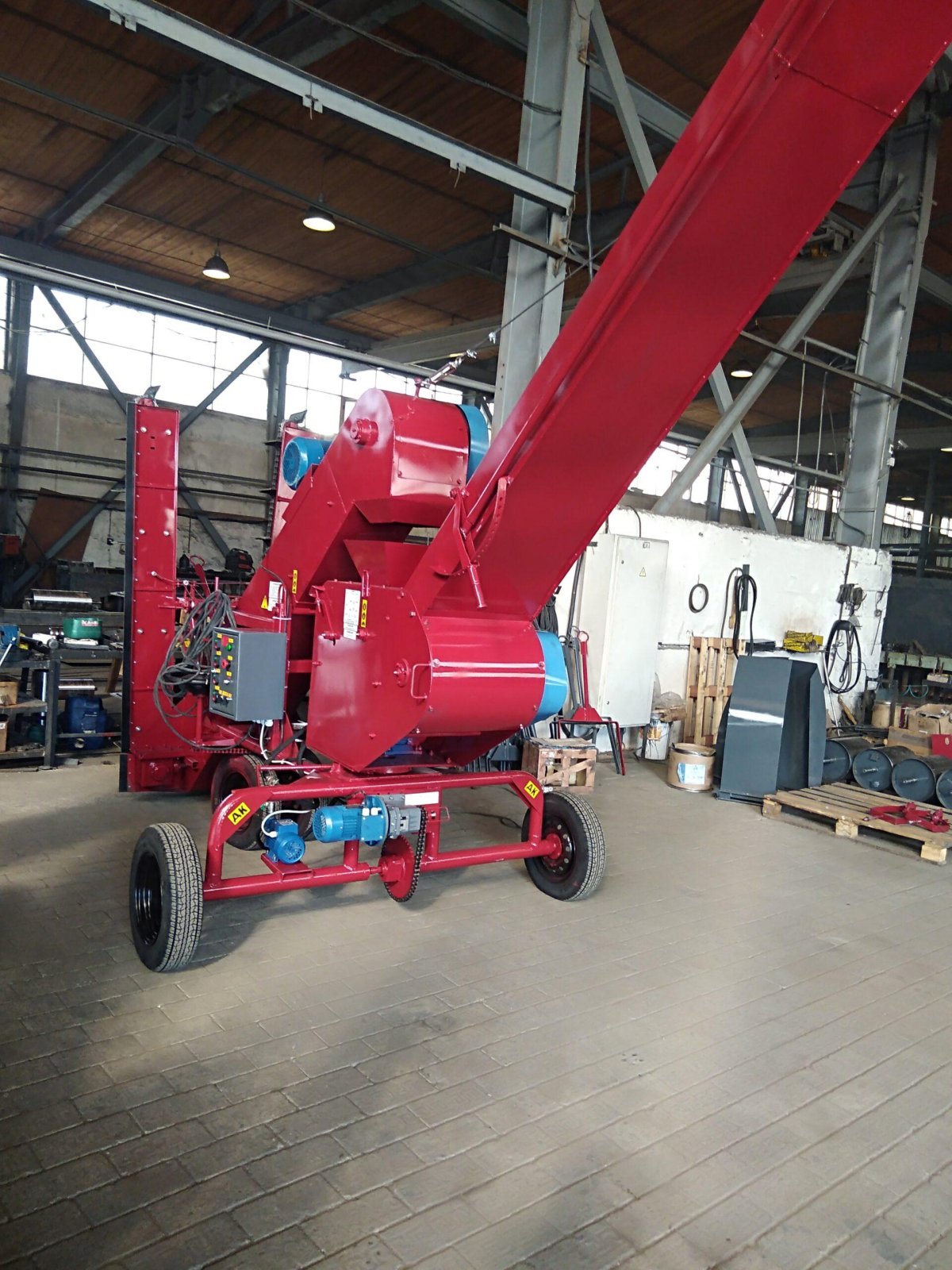 Зернометатель самопередвижной МЗС-90