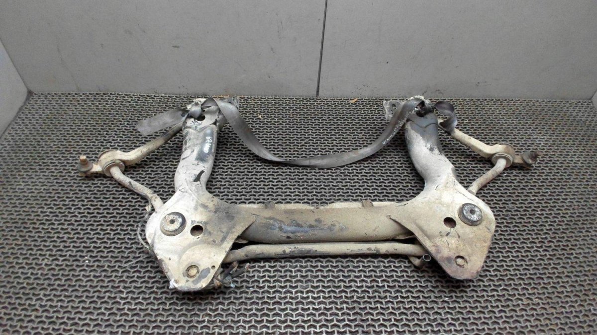 Подрамник Ауди а6 с4