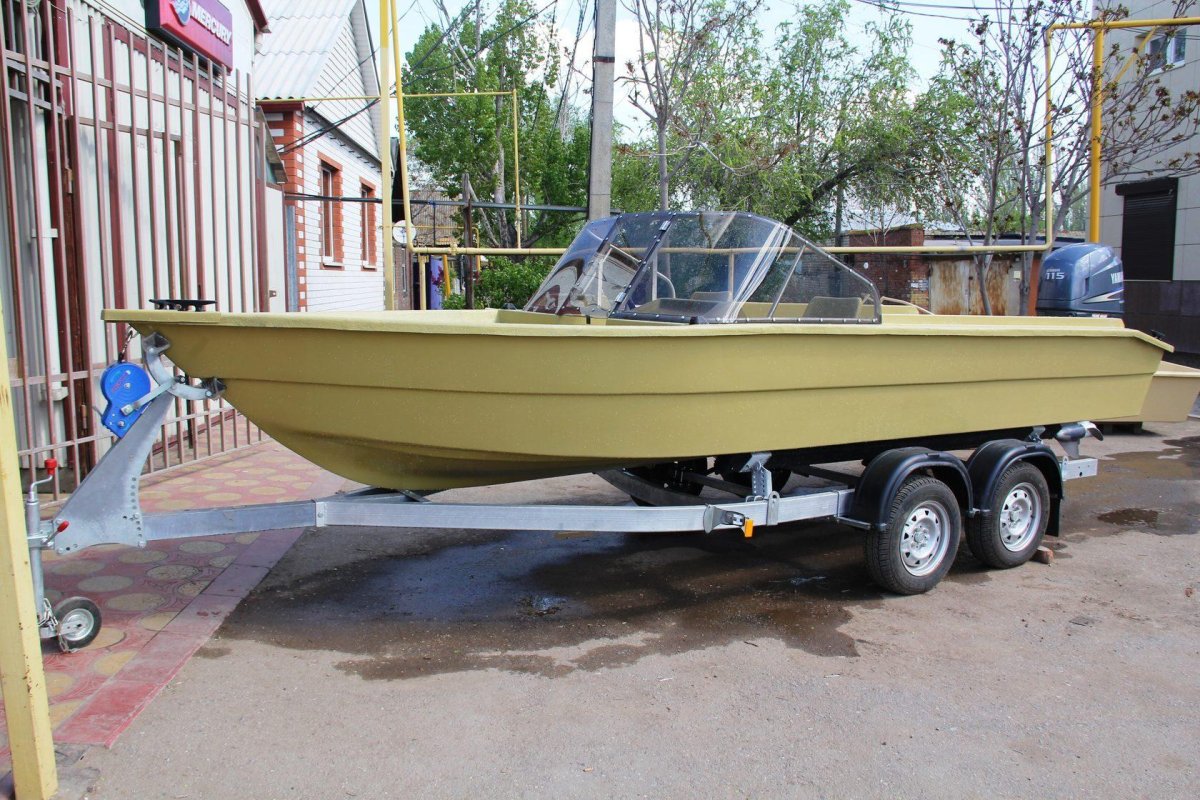 Лодка Астраханка 700