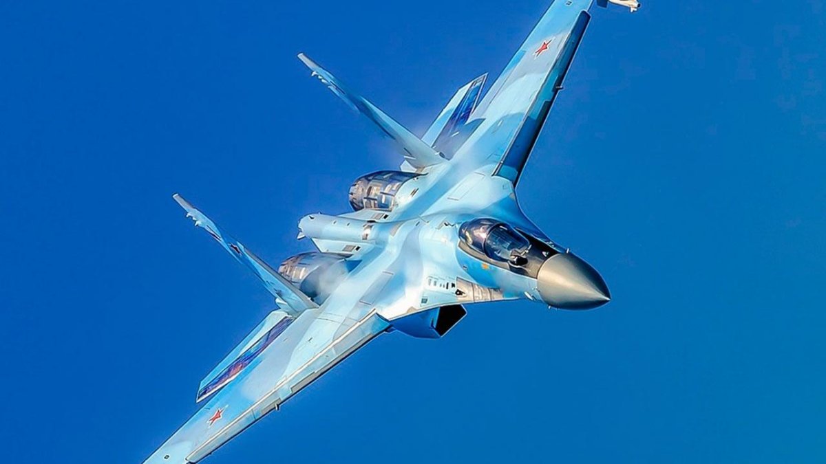 Истребитель Су-35