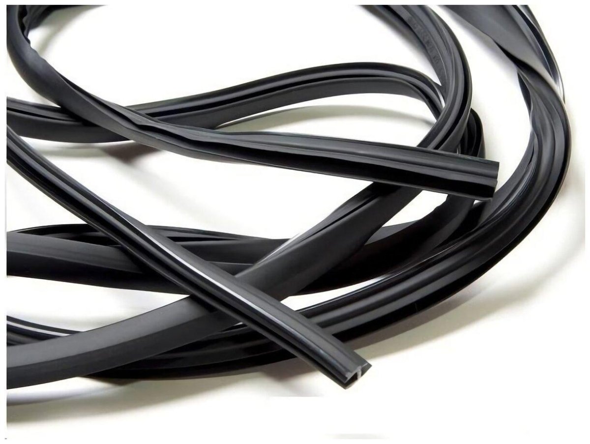 Универсальный молдинг лобового стекла Автотрейд