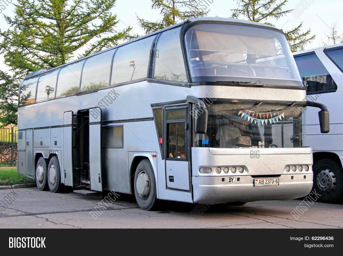 Автобус Неоплан 117/3