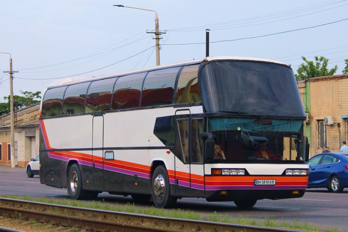 Тюменская область Neoplan ае 047 72