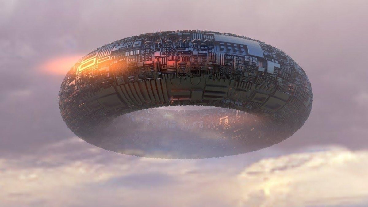 Огромная летающая тарелка