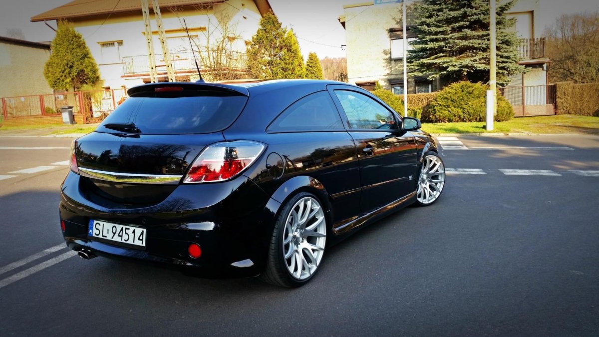 Opel Astra h GTC r17