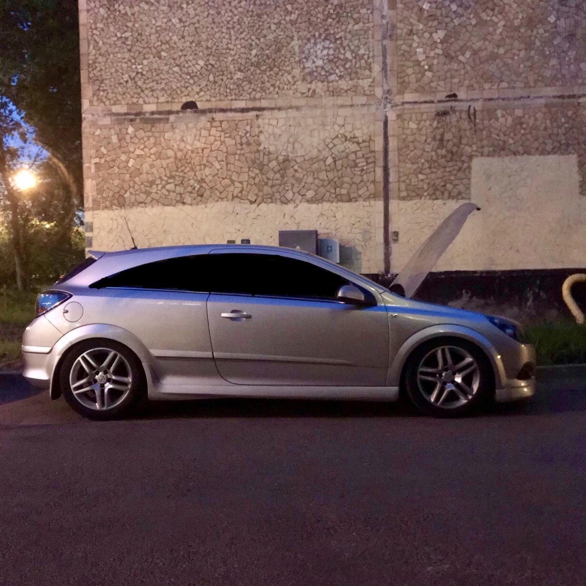 Opel Astra GTC 2010 Tuning