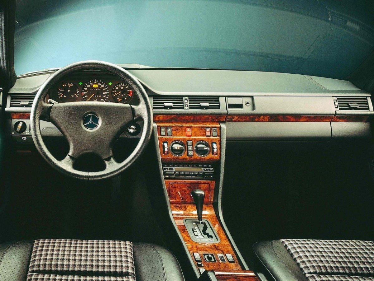 Mercedes Benz e500 салон