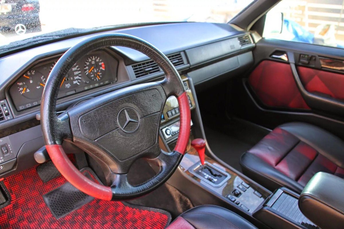 W124 Interior