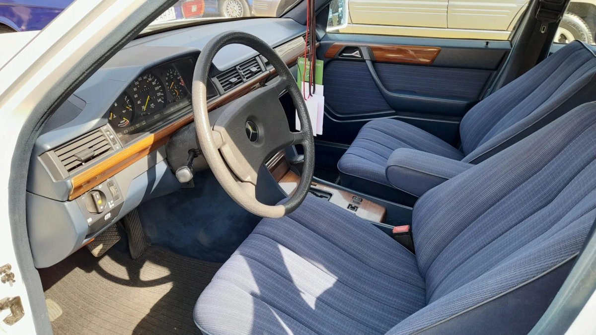 W124 синий салон