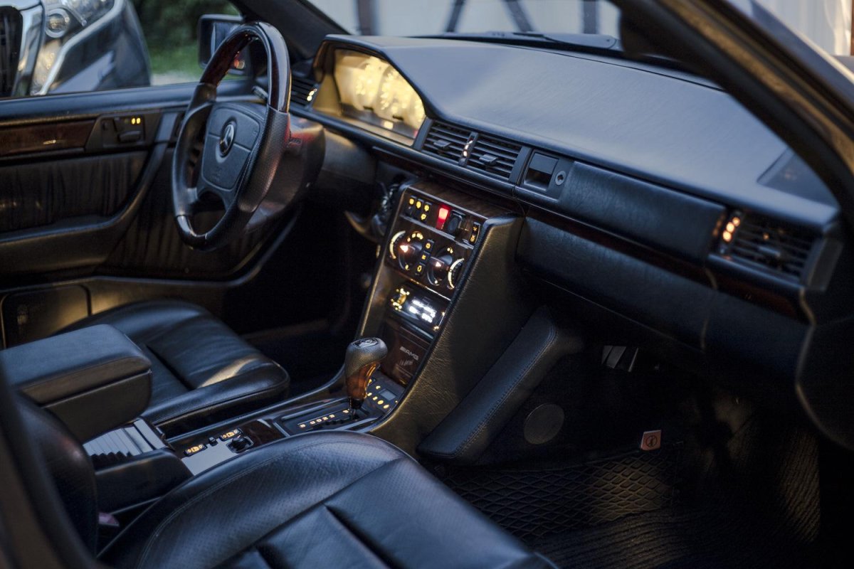 Mercedes-Benz w124 салон