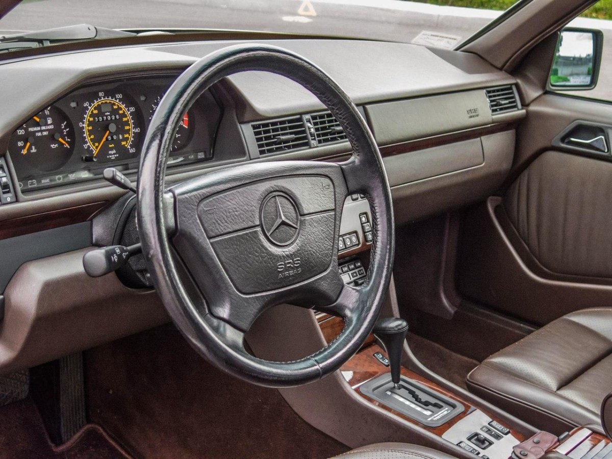 Mercedes w124 салон