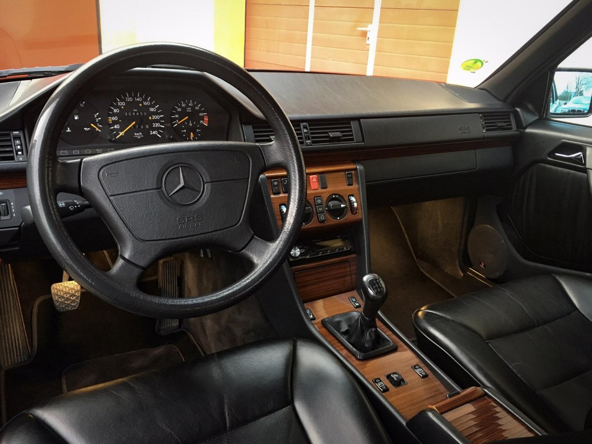 Mercedes ц124 салон