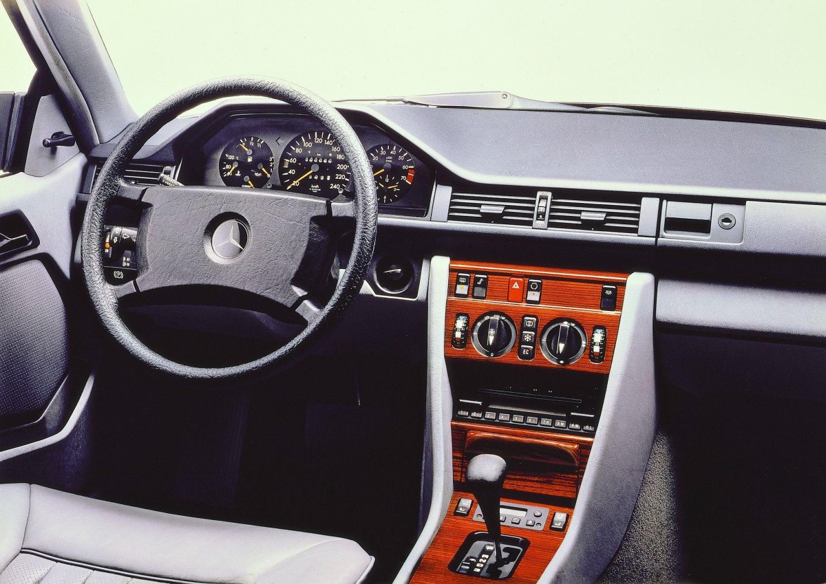 Mercedes-Benz 124 300e