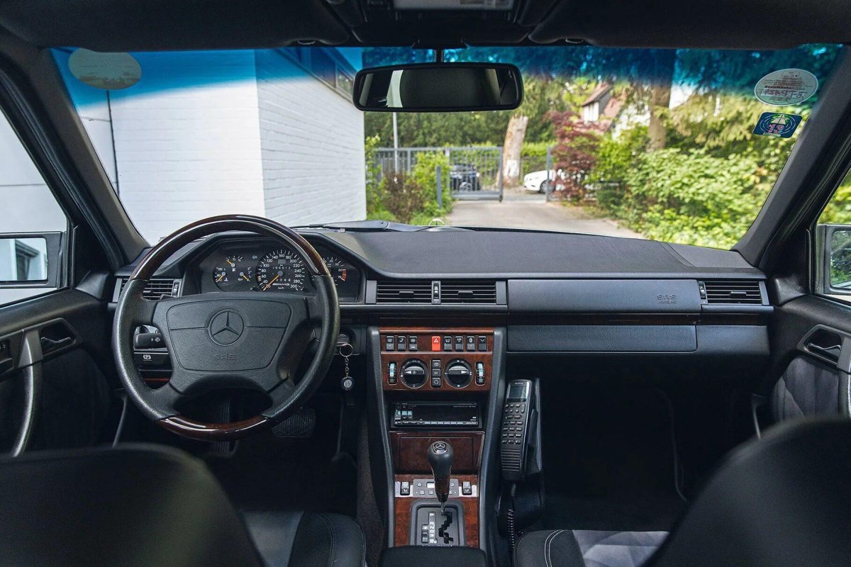 Mercedes w124 e60 AMG салон