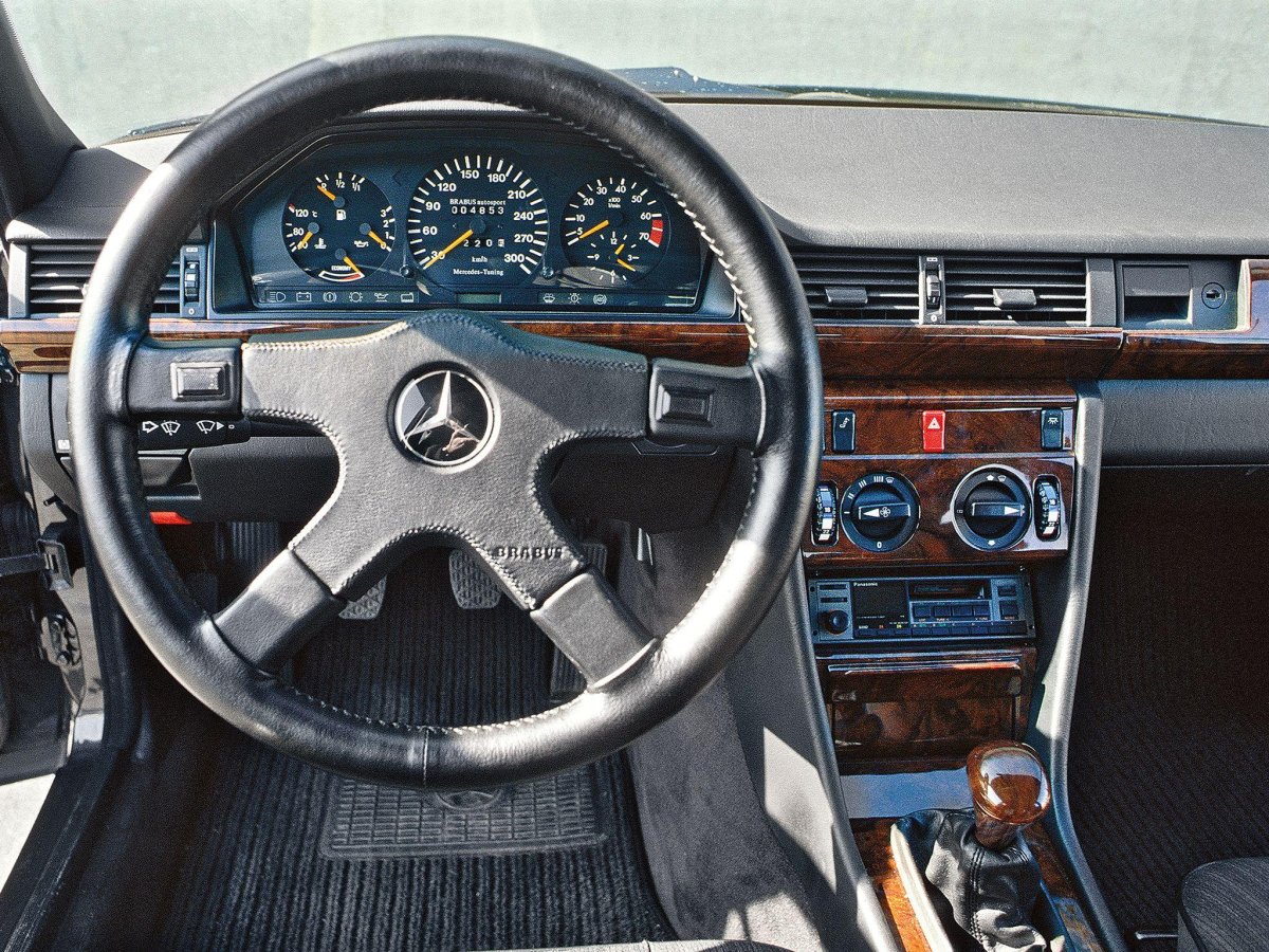 Mercedes Benz w124 Interior
