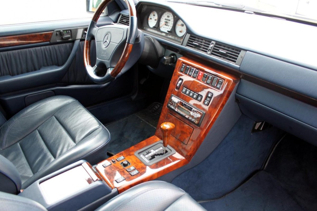 Mercedes w124 AMG салон