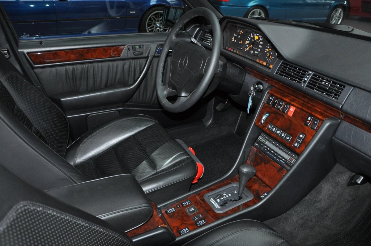 Mercedes w124 салон