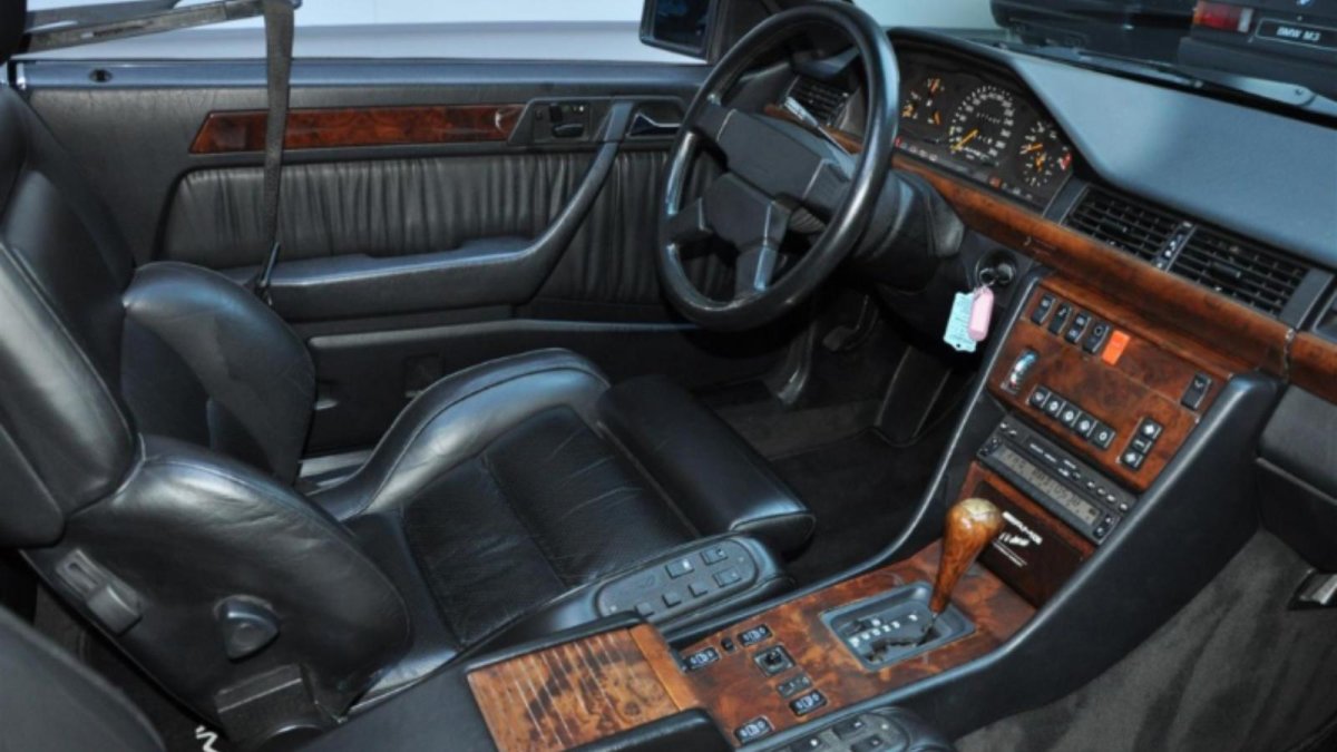 Mercedes-Benz w124 Coupe Interior