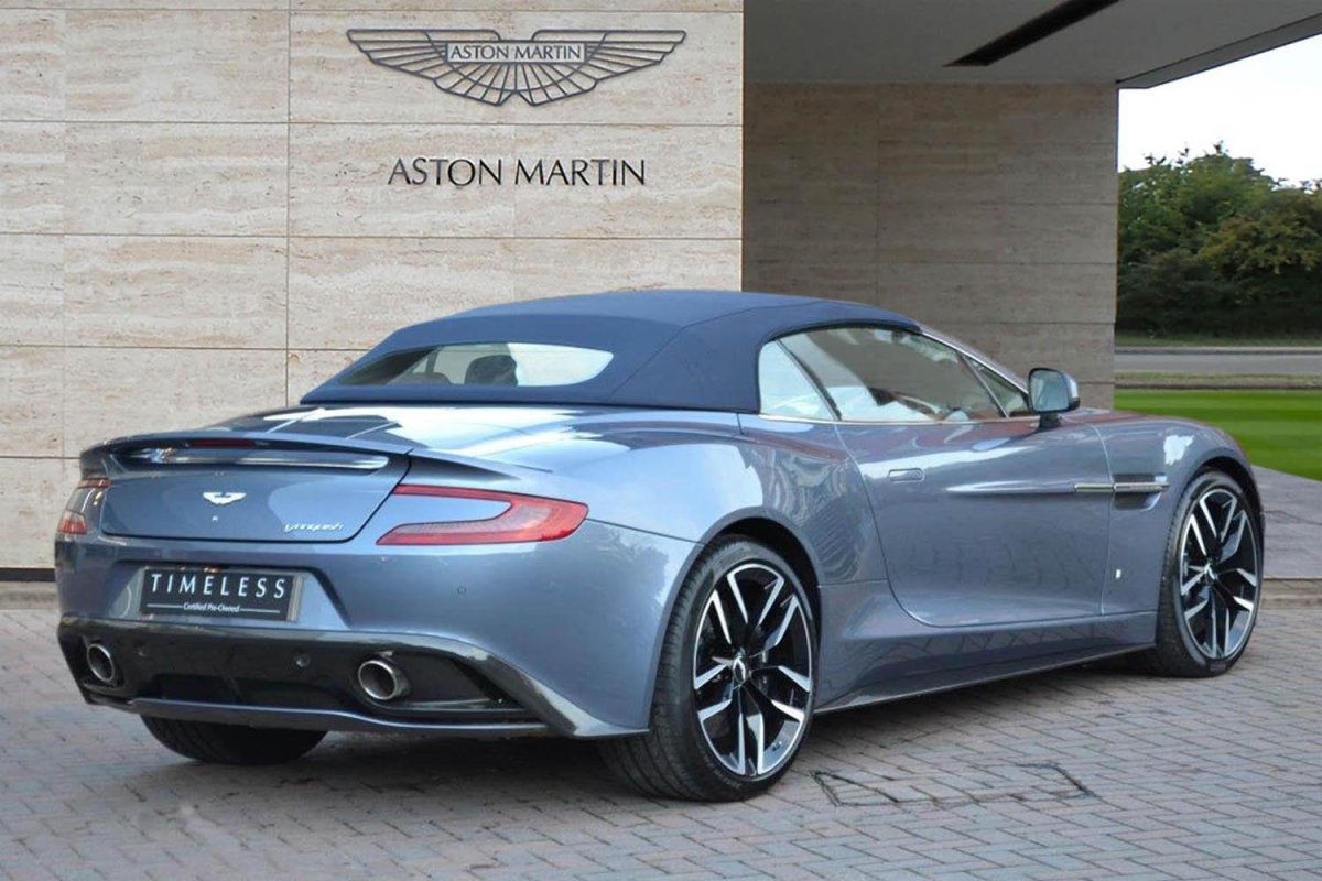 Aston Martin Vanquish 2022