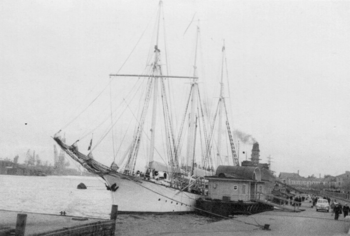 Шхуна Заря Толля