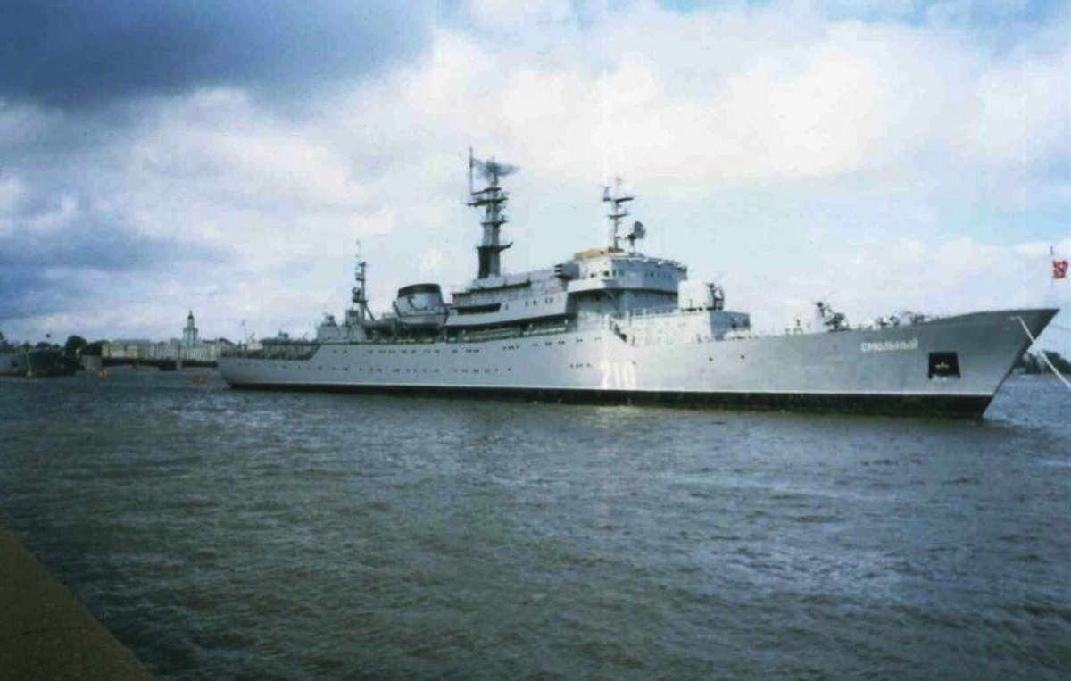 Корабль Смольный Кронштадт