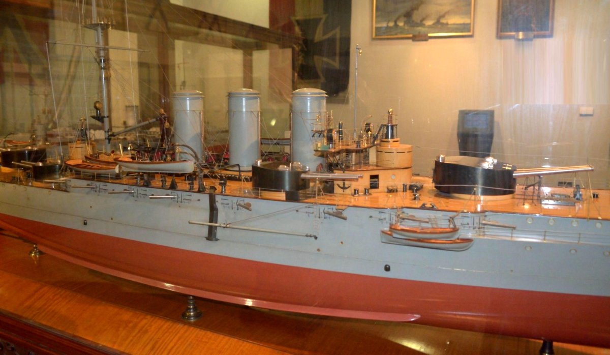 Модель крейсера Рюрик 2