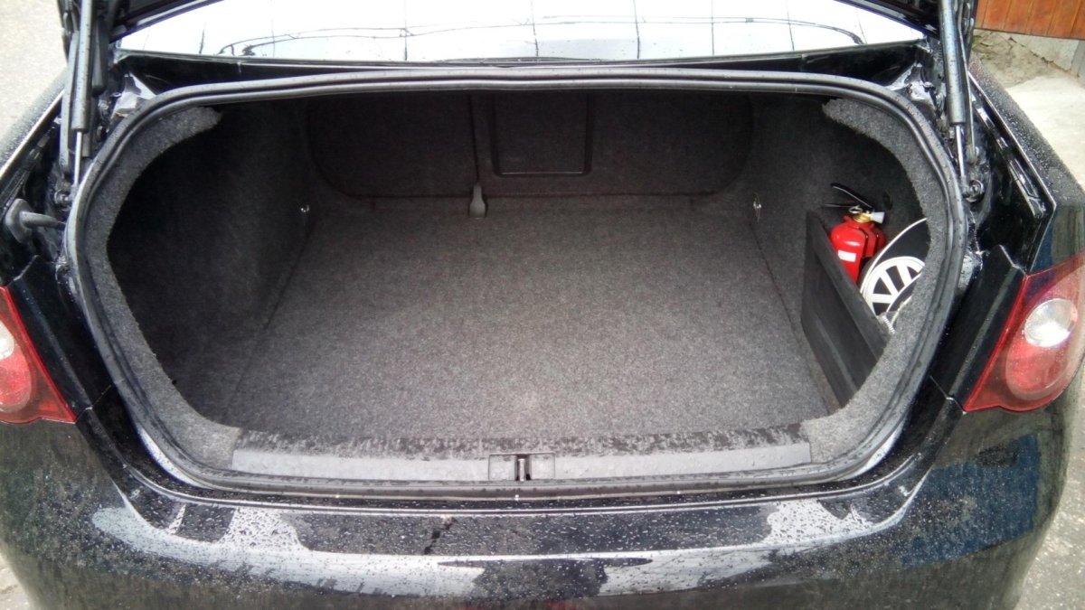 Багажник Джетта 2