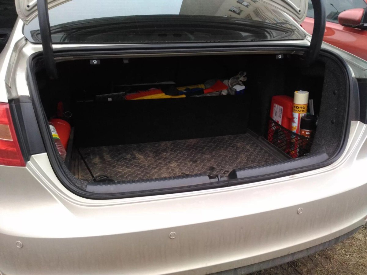 Джетта 5 багажник