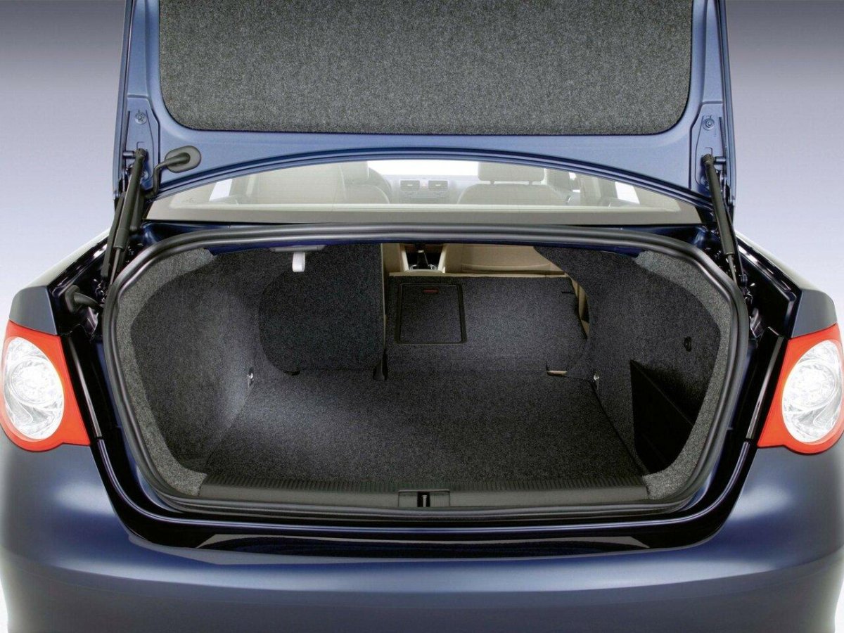 Jetta 5 багажник