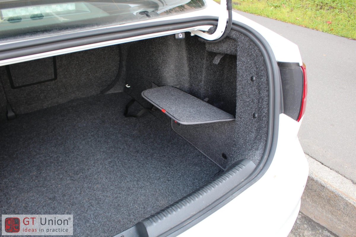 VW Jetta 6 багажник