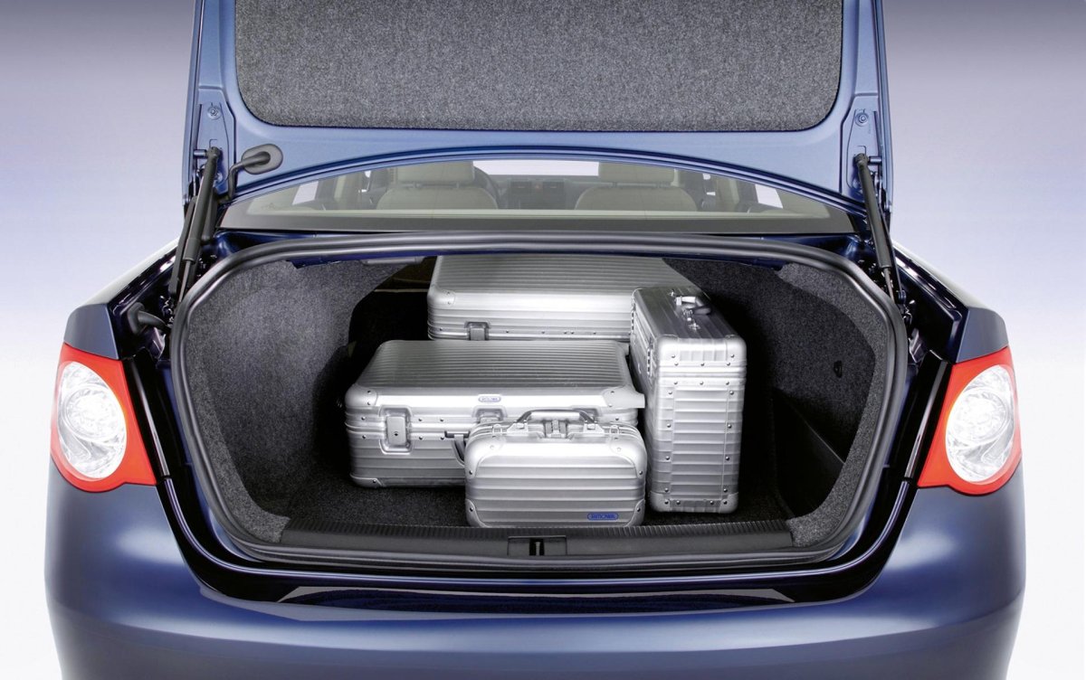 Джетта 5 багажник