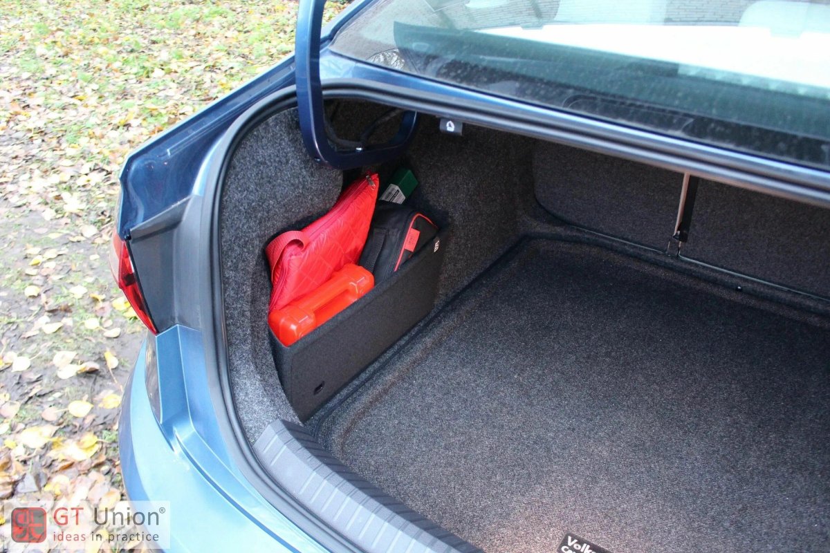 Джетта 7 багажник