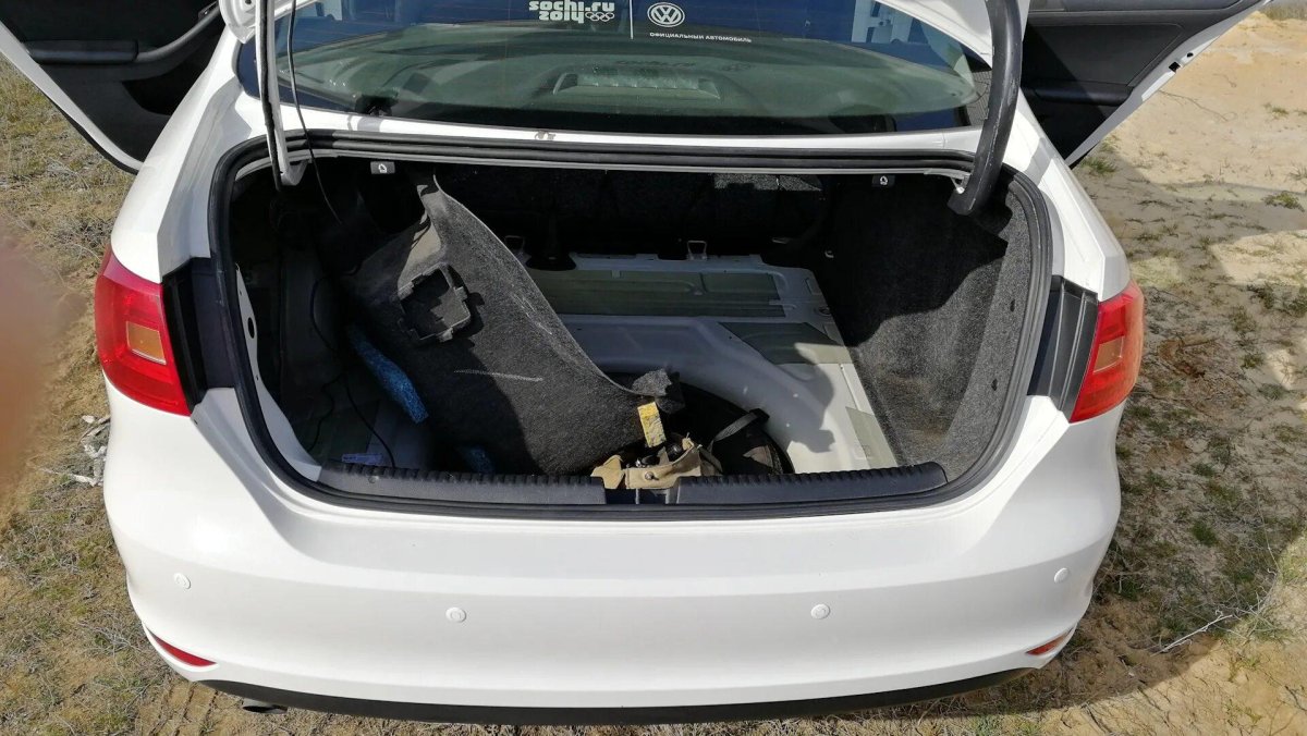 VW Jetta 6 багажник