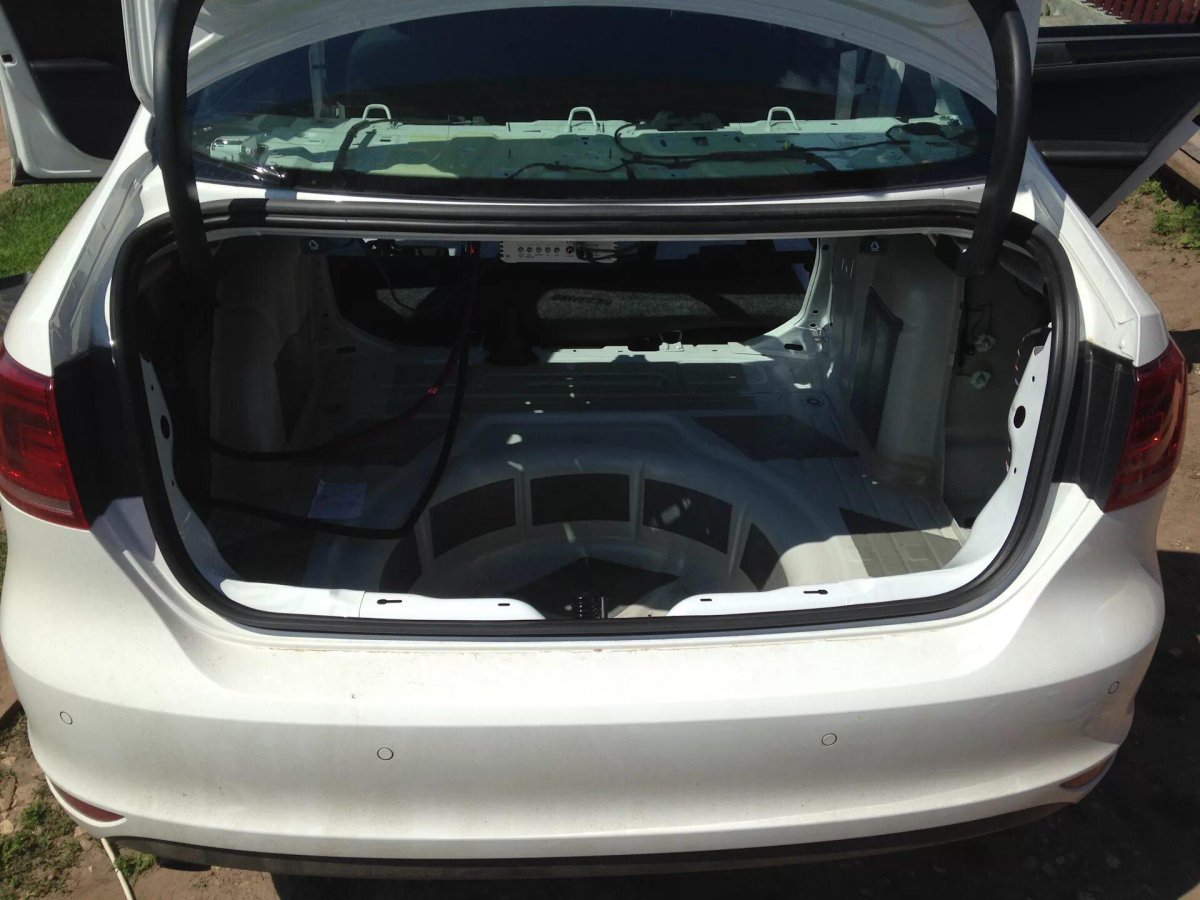 Багажник на Фольксваген Джетта 6