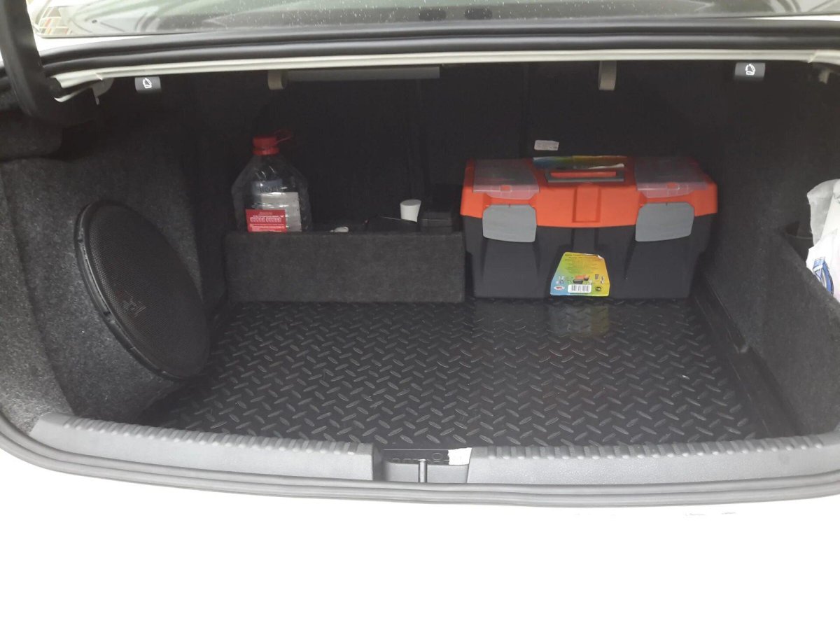 Багажник на Фольксваген Джетта 6