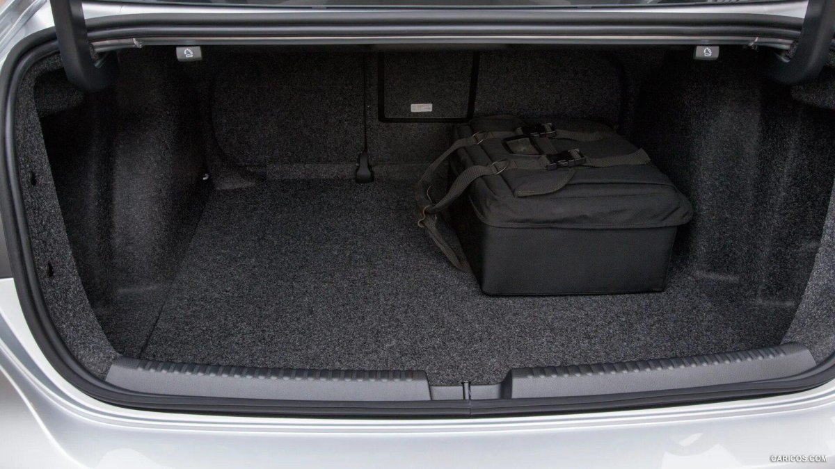 Volkswagen Jetta 2017 багажник