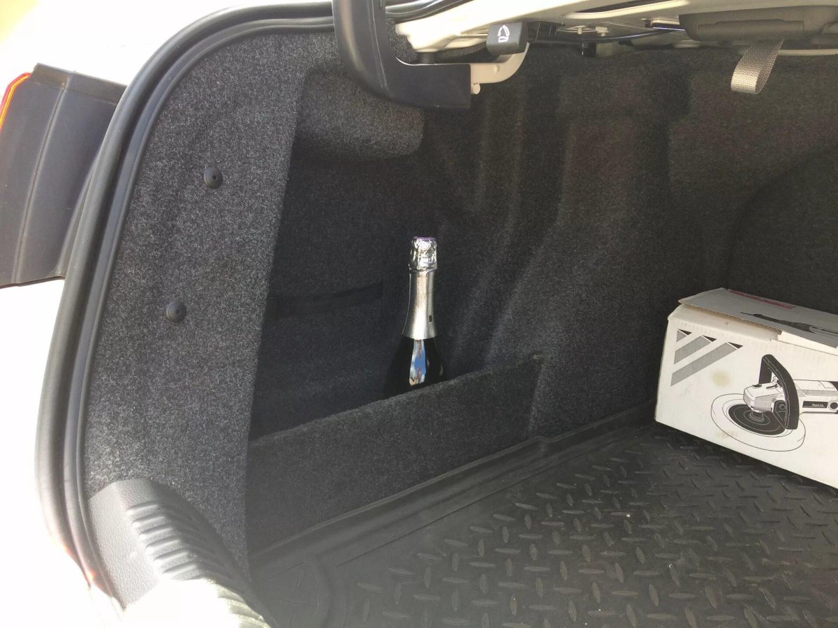 Органайзер в багажник на Фольксваген Джетта 6