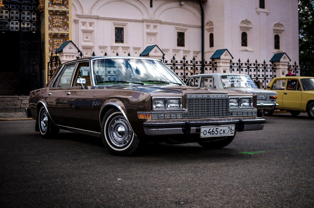 Плимут Гранд Фьюри 1982