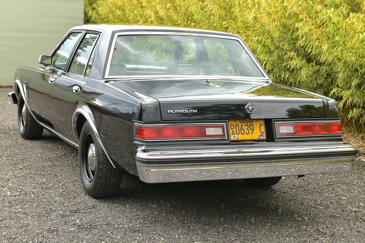Plymouth Gran Fury 1985