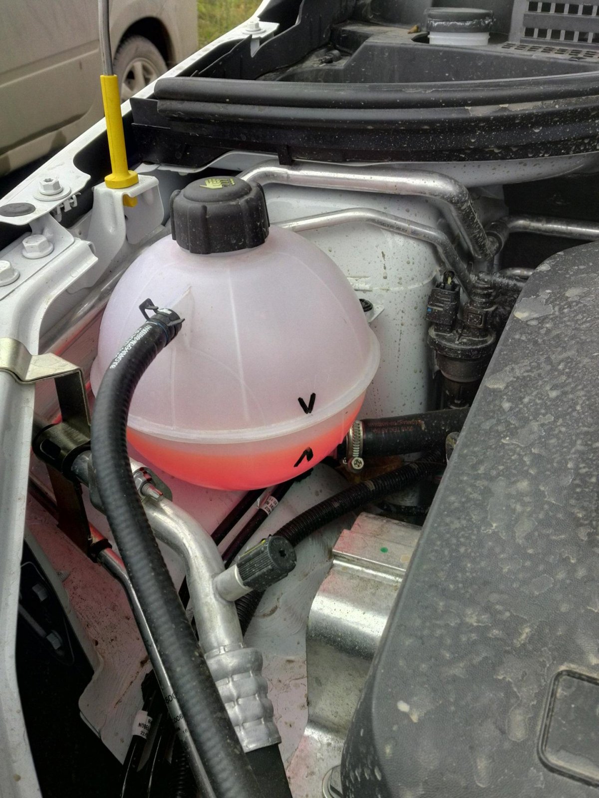 Расширительный бачок Лада Веста