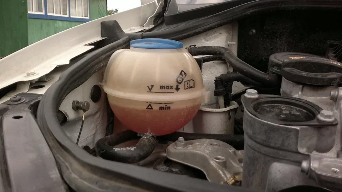Бачок охлаждающей жидкости Фольксваген поло