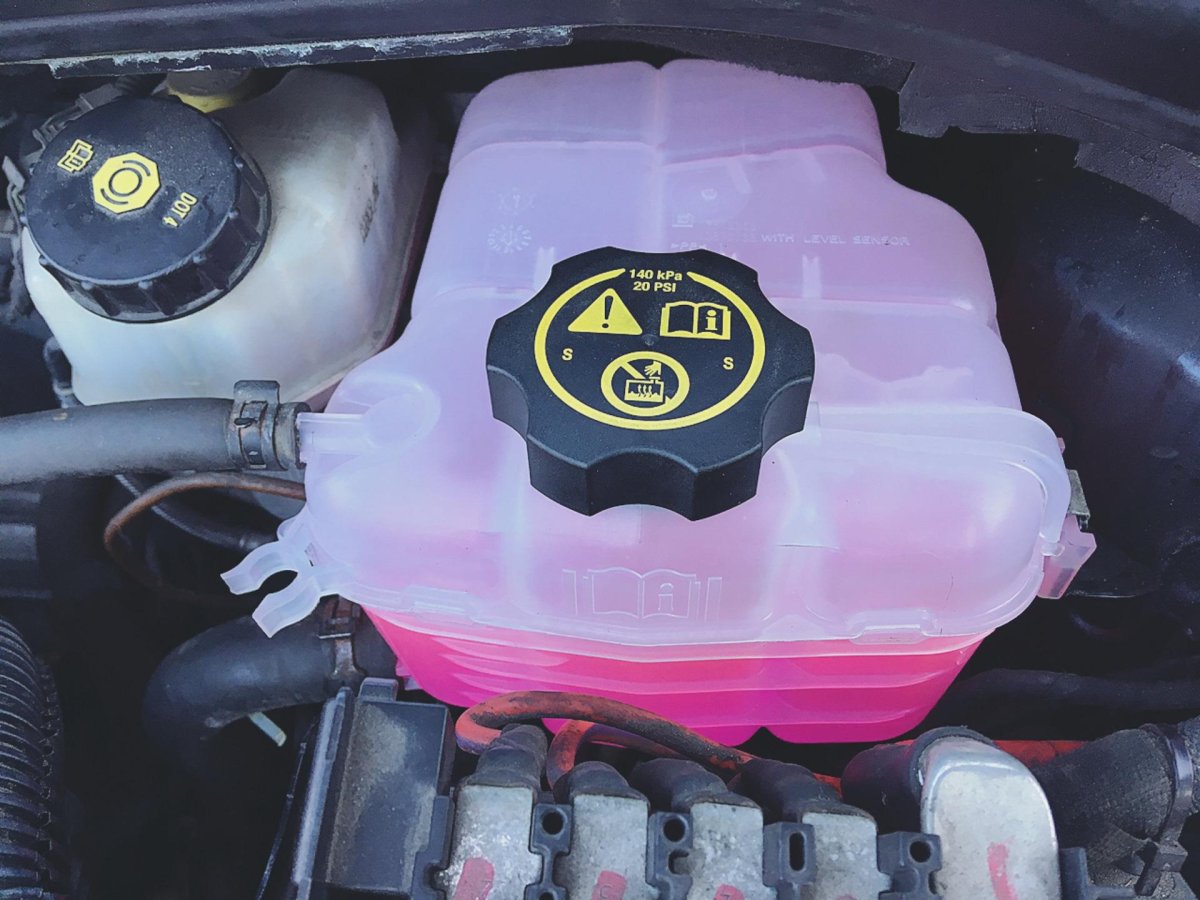 Бачок охлаждающей жидкости Opel Astra j 1.6